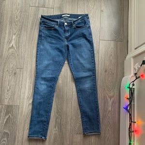 Levi’s 711 Skinny Jeans